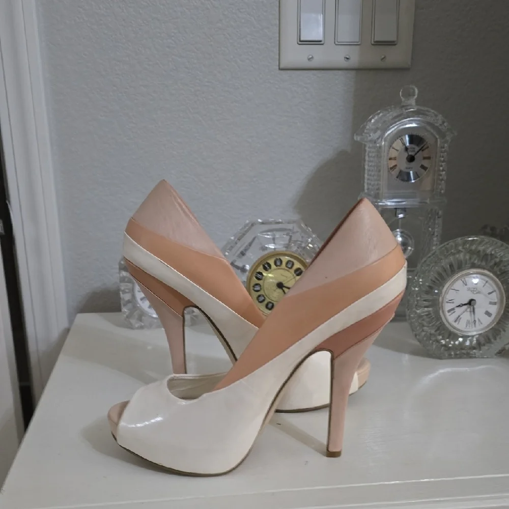 BCBGMaxAzria Cream and Tan Peep Toe Heels - Picture 3 of 6